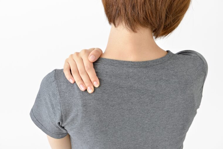 肩こりがひどい原因と、肩以外から見直したい3つのポイント